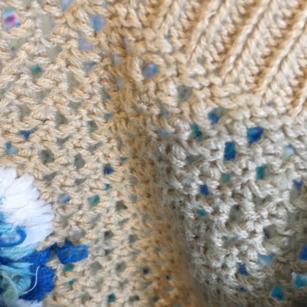 Vintage Grannycore Embroidered Mesh Crochet Vest - Picture 11 of 16